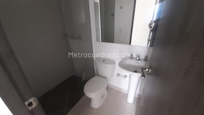 3BR Apartment with Balconies in Sabaneta - 6