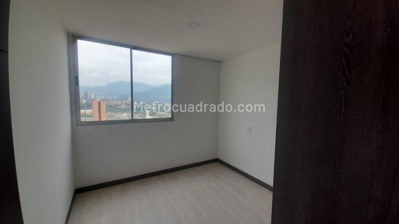 3BR Apartment with Balconies in Sabaneta - 8
