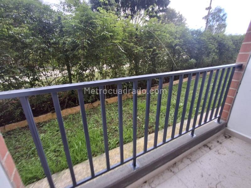 2BR Apartment in Los Colegios (54 m²) - 5