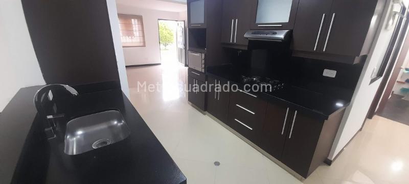 Versatile House for Rent in La Castellana - 2