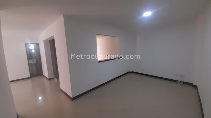 Versatile House for Rent in La Castellana - 3