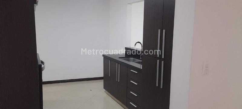 Versatile House for Rent in La Castellana - 6