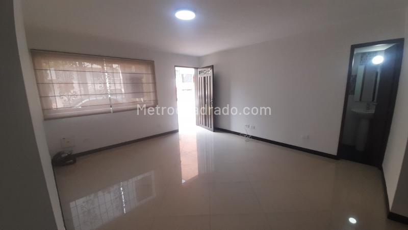 Versatile House for Rent in La Castellana - 8