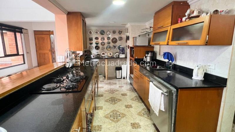 Functional 4BR Apartment in El Poblado - 2