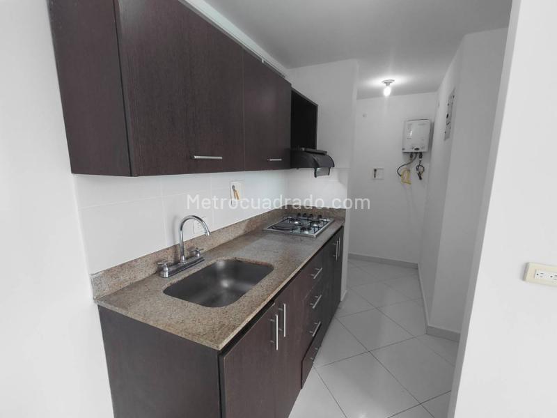 Comfortable 3BR Apartment in La Loma Del Indio - 3