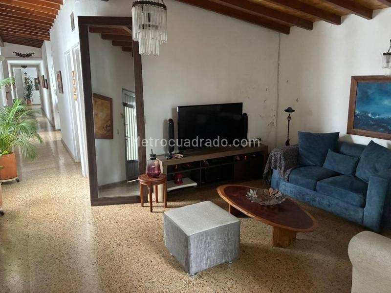 Casa Amplia de 5 Alcobas en Manila