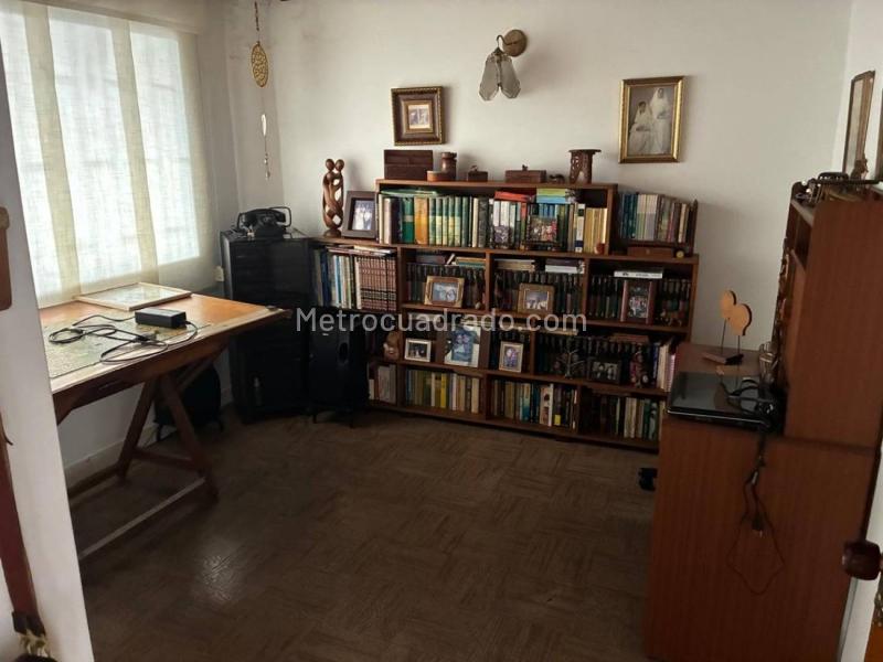 Casa Amplia de 5 Alcobas en Manila - 3