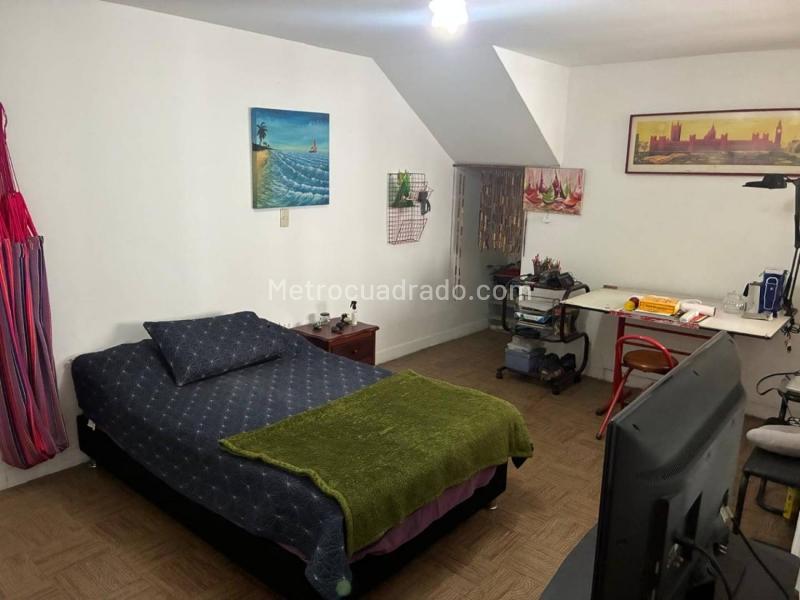 Casa Amplia de 5 Alcobas en Manila - 6