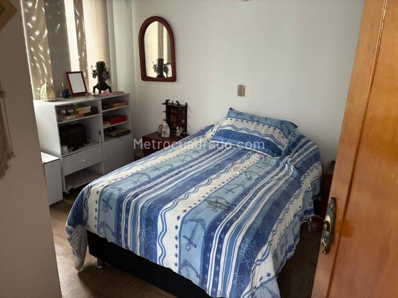 Casa Amplia de 5 Alcobas en Manila - 8