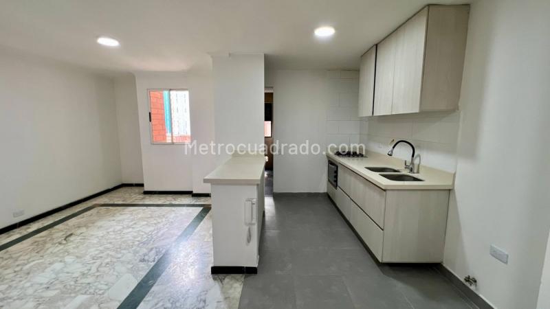 Duplex Amplio de 4 Alcobas en Laureles