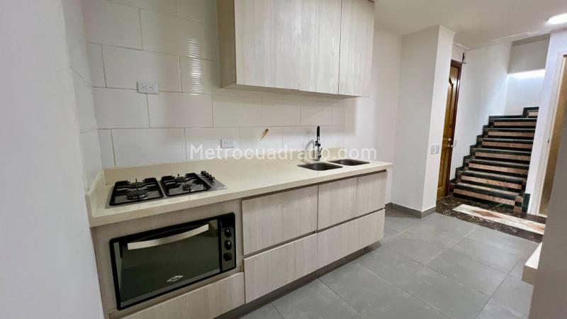 Duplex Amplio de 4 Alcobas en Laureles - 4