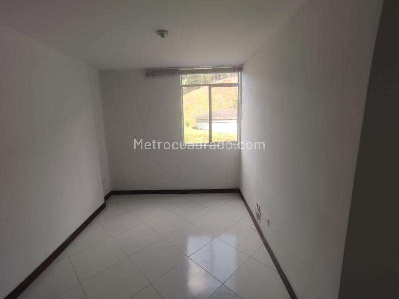 Apartamento de 3 Alcobas cerca al Mirador Las Palmas en Loma del Indio - 4
