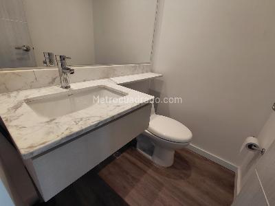 Apartamento de 2 alcobas en arriendo en El Poblado, Medellín, 95 m² · foto 8 de 20