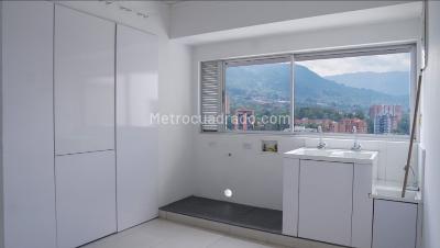 Apartamento en venta en El Poblado, Medellín · foto 11 de 20
