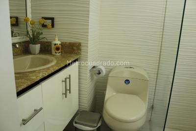Apartamento en venta en El Poblado, Medellín · foto 8 de 20
