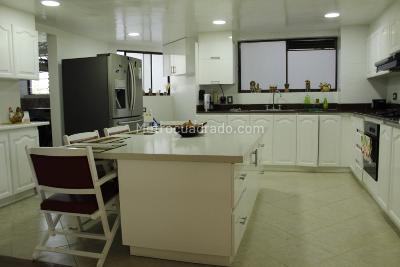 Apartamento en venta en El Poblado, Medellín · foto 10 de 20