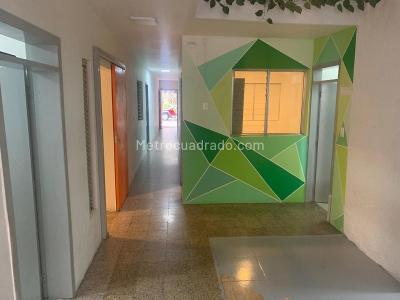 Casa de 5 alcobas en venta en Manila, Medellín, 480 m² · foto 10 de 20