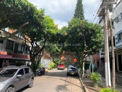 Casa de 5 alcobas en venta en Manila, Medellín, 480 m² · foto 19 de 20
