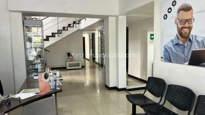 Casa de 5 alcobas en venta en La Aguacatala, Medellín, 337 m² · foto 3 de 20