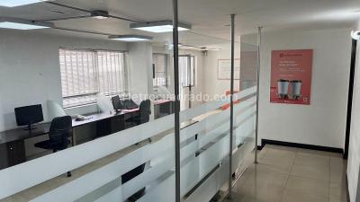 Casa de 5 alcobas en venta en La Aguacatala, Medellín, 337 m² · foto 8 de 20
