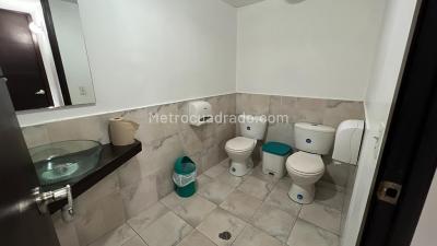 Casa de 5 alcobas en venta en La Aguacatala, Medellín, 337 m² · foto 19 de 20