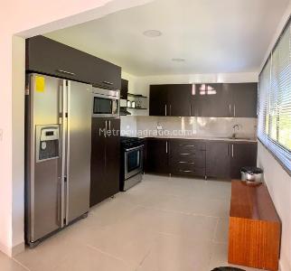Casa de 5 alcobas en venta en Llano Grande, Rionegro, 350 m² · foto 4 de 17