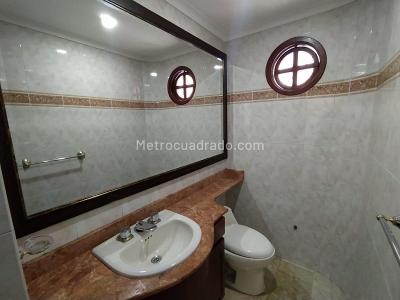 Casa de 5 alcobas en venta en El Poblado, Medellín, 430 m² · foto 10 de 20