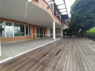 Casa de 5 alcobas en venta en El Poblado, Medellín, 430 m² · foto 15 de 20