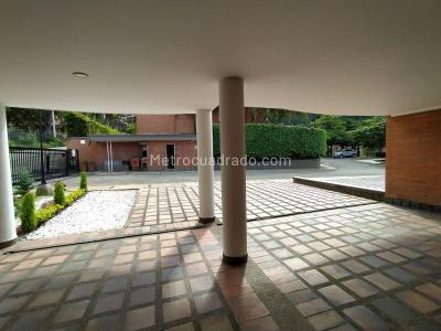 Casa de 5 alcobas en venta en El Poblado, Medellín, 430 m² · foto 17 de 20