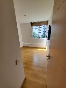 Apartamento de 3 alcobas en venta en Loma Del Indio, Medellín, 75 m² · foto 12 de 20