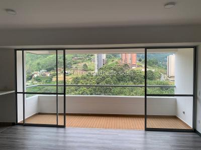 Apartamento de 2 alcobas en venta en Sabaneta, Sabaneta, 90 m² · foto 2 de 10
