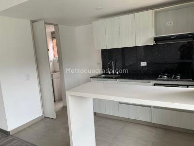 Apartamento de 2 alcobas en venta en Sabaneta, Sabaneta, 90 m² · foto 5 de 10
