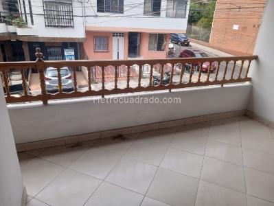 Casa de 4 alcobas en venta en Santa Monica, Medellín, 210 m² · foto 2 de 13