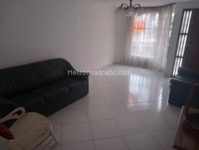 Casa de 4 alcobas en venta en Santa Monica, Medellín, 210 m² · foto 4 de 13