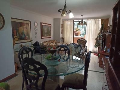 Apartamento de 2 alcobas en venta en El Poblado, Medellín, 96 m² · foto 3 de 20