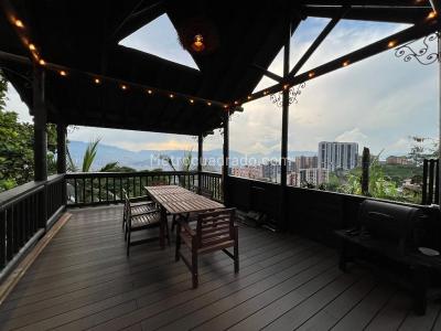 Casa de 3 alcobas en venta en Loma Del Escobero, Envigado, 235 m² · foto 13 de 19