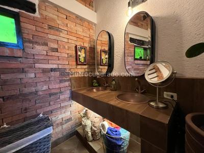 Casa de 3 alcobas en venta en Loma Del Escobero, Envigado, 235 m² · foto 4 de 19