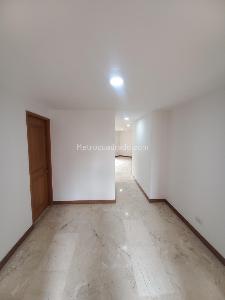 Apartamento de 4 alcobas en venta en Laureles, Medellín, 137 m² · foto 8 de 20