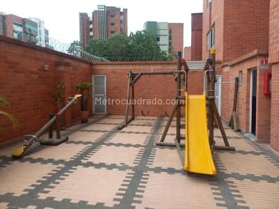Apartamento de 4 alcobas en venta en Laureles, Medellín, 137 m² · foto 19 de 20