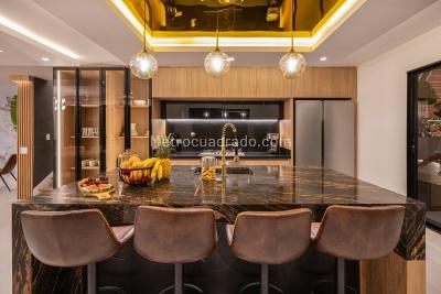 Casa de 5 alcobas en venta en El Poblado, Medellín, 380 m² · foto 2 de 20
