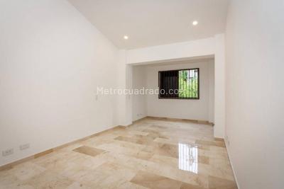 Casa de 5 alcobas en arriendo en Loma De Los Gonzalez, Medellín, 360 m² · foto 3 de 20
