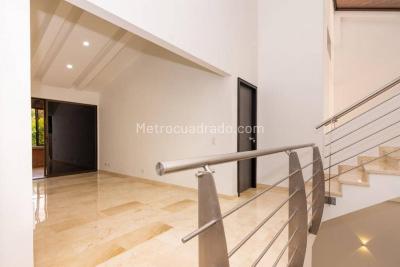 Casa de 5 alcobas en arriendo en Loma De Los Gonzalez, Medellín, 360 m² · foto 6 de 20