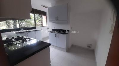 Apartamento de 3 alcobas en venta en El Poblado, Medellín, 157 m² · foto 3 de 20