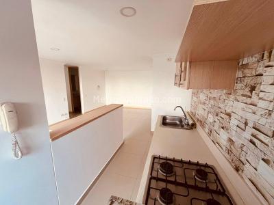 Apartamento de 3 alcobas en venta en Loma De San Jose, Sabaneta, 80 m² · foto 2 de 19