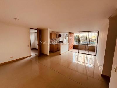 Apartamento de 3 alcobas en venta en Loma De San Jose, Sabaneta, 80 m² · foto 3 de 19