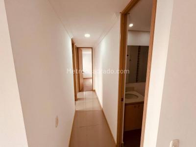 Apartamento de 3 alcobas en venta en Loma De San Jose, Sabaneta, 80 m² · foto 5 de 19