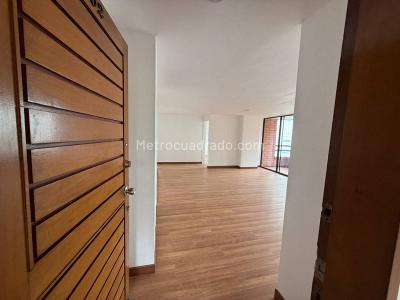 Apartamento de 3 alcobas en arriendo en El Poblado, Medellín, 140 m² · foto 2 de 18