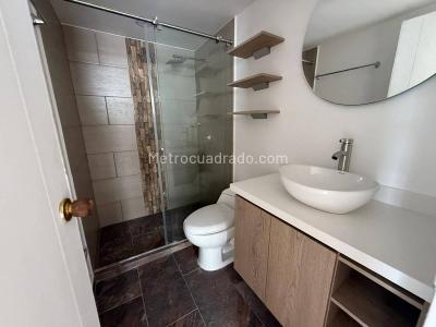 Apartamento de 3 alcobas en arriendo en El Poblado, Medellín, 140 m² · foto 7 de 18