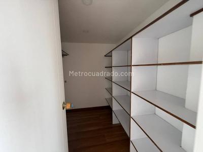 Apartamento de 3 alcobas en arriendo en El Poblado, Medellín, 140 m² · foto 9 de 18