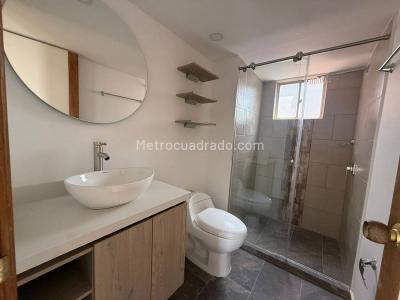 Apartamento de 3 alcobas en arriendo en El Poblado, Medellín, 140 m² · foto 17 de 18